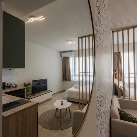 Oikia 4 # Apts, Designer Studio, Walk To Aristotelous Lejlighed *