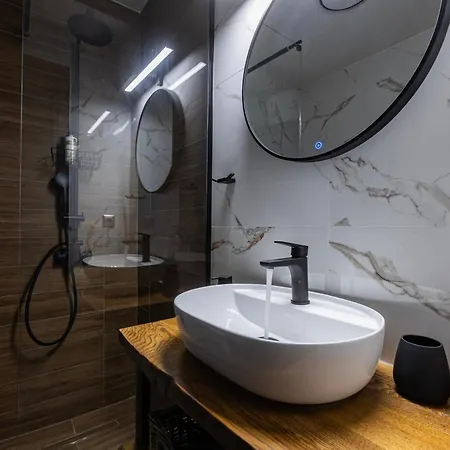 Oikia 4 # Apts, Designer Studio, Walk To Aristotelous * Thessaloníki